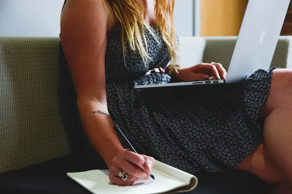 entrepreneur, startup, woman, macbook