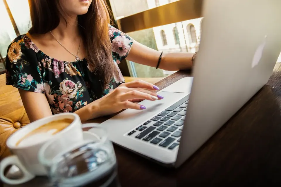woman, laptop, desk, workspace